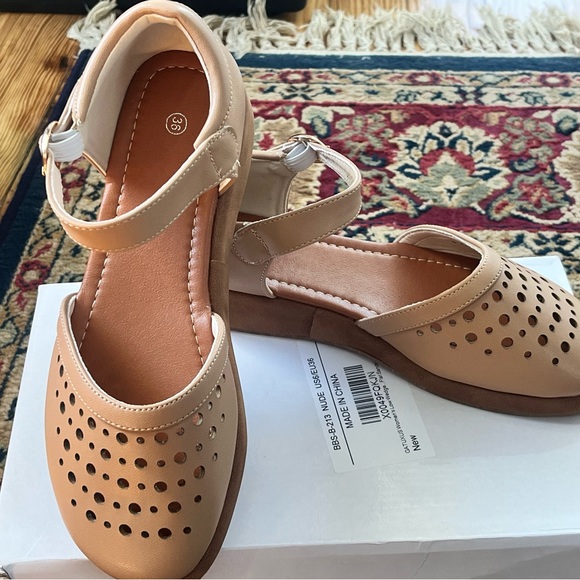 Gatuxus Shoes - Low wedge ankle strap buckle flats size 36(6) New in box